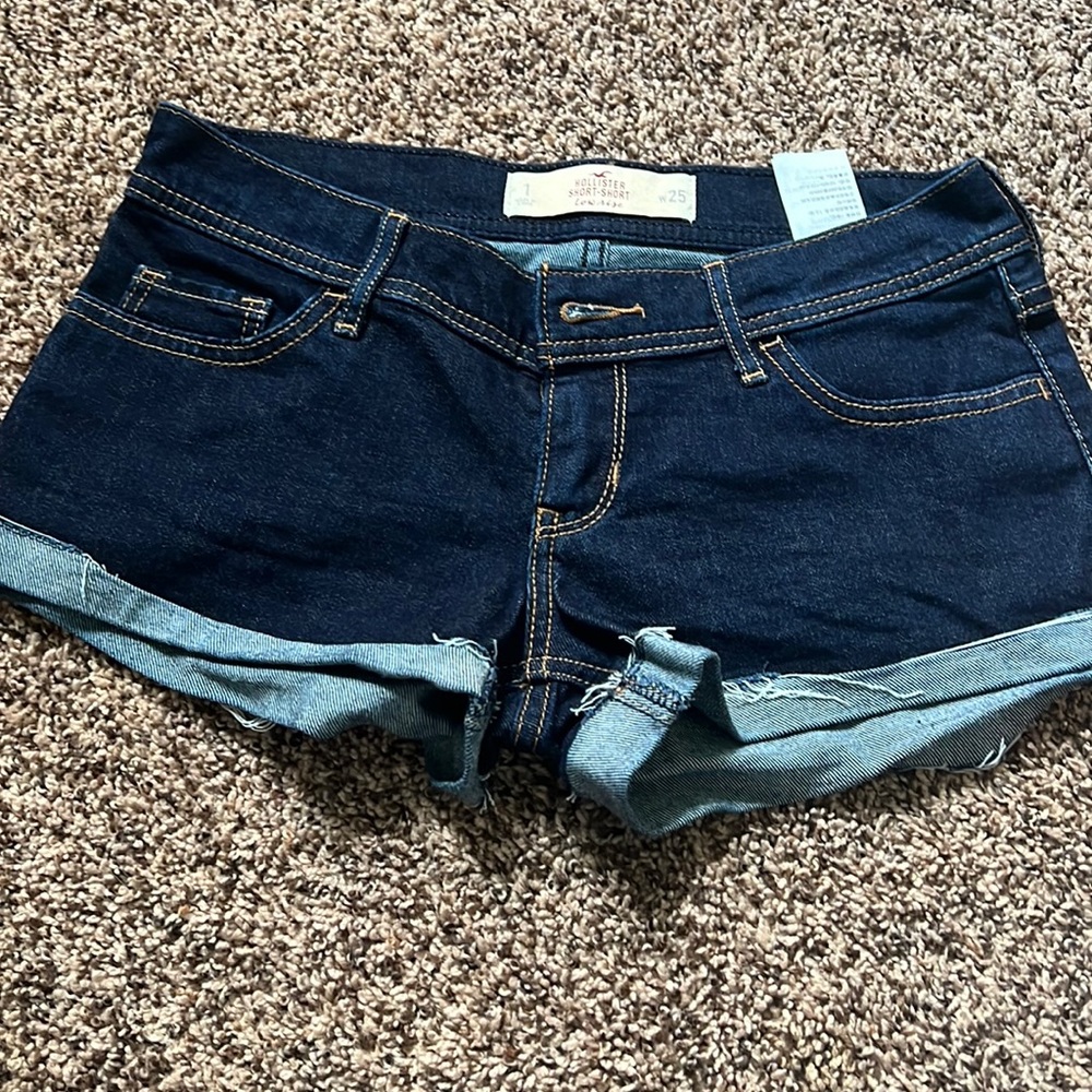 Hollister size 25